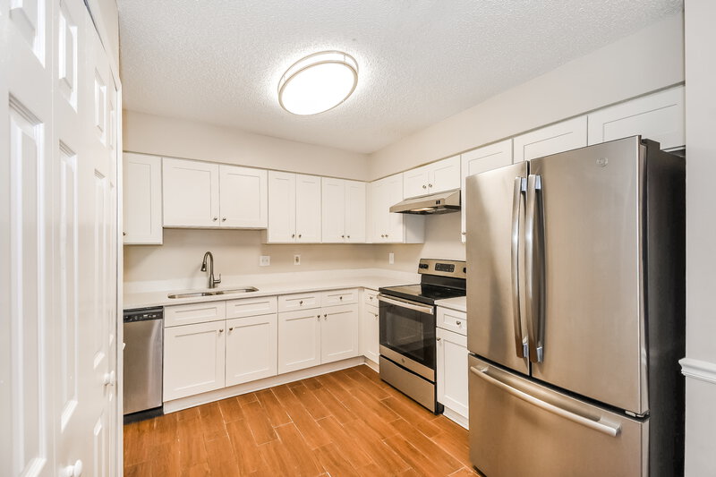 1,830/Mo, 7105 Fort Caroline Hills Dr Jacksonville, FL 32277 Kitchen View 2