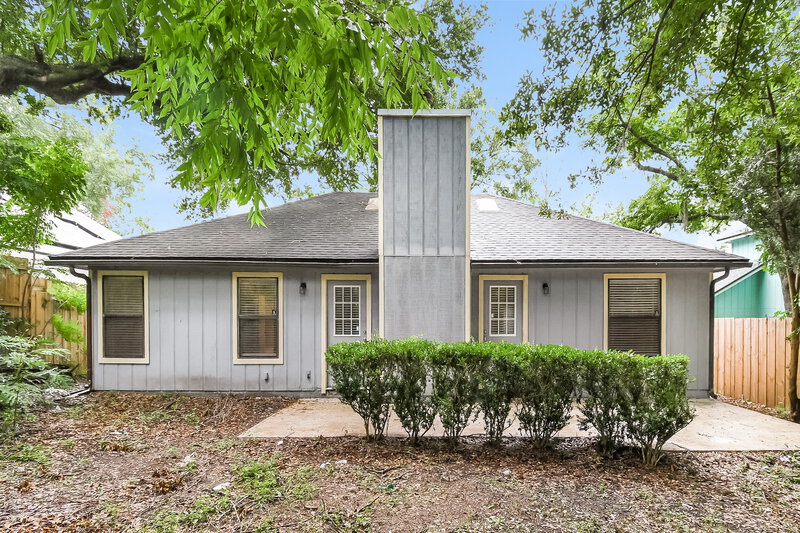 1,830/Mo, 7105 Fort Caroline Hills Dr Jacksonville, FL 32277 Rear View