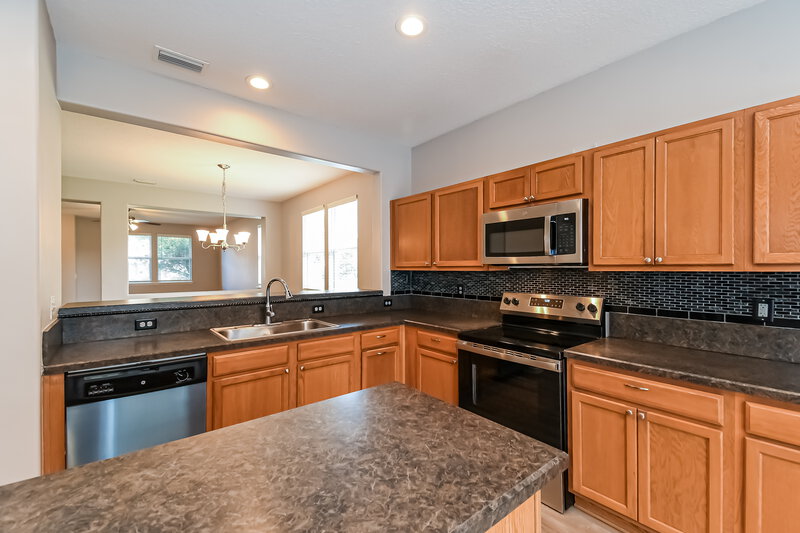 1,925/Mo, 11509 Spring Board Dr Jacksonville, FL 32218 Kitchen View