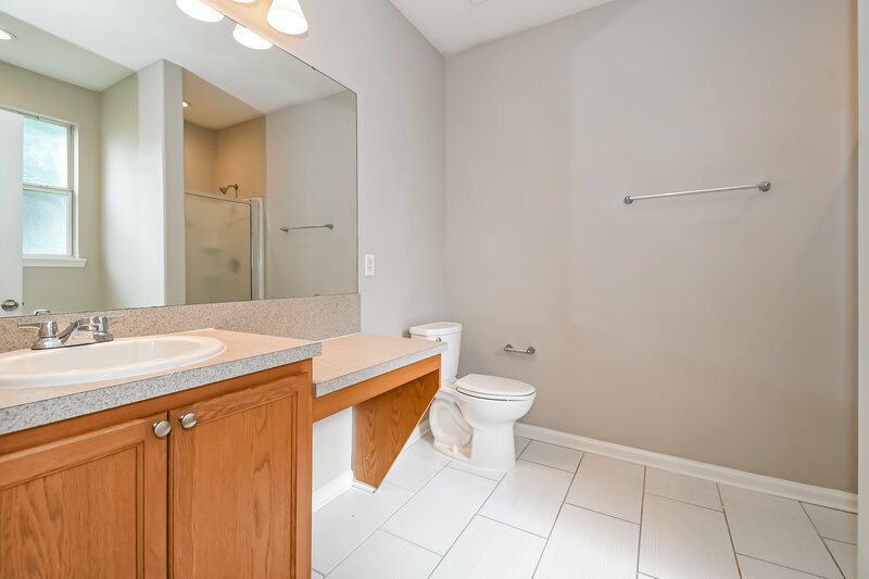 1,925/Mo, 11509 Spring Board Dr Jacksonville, FL 32218 Main Bathroom View