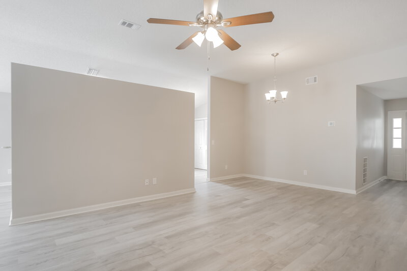 2,205/Mo, 5418 Cumberland Forest Ln Jacksonville, FL 32257 Family Room View