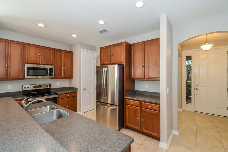 1,980/Mo, 4008 Ringneck Dr Jacksonville, FL 32226 Kitchen View 2