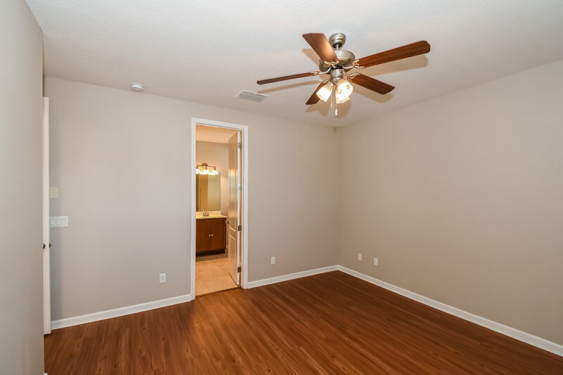 1,980/Mo, 4008 Ringneck Dr Jacksonville, FL 32226 Main Bedroom View 2
