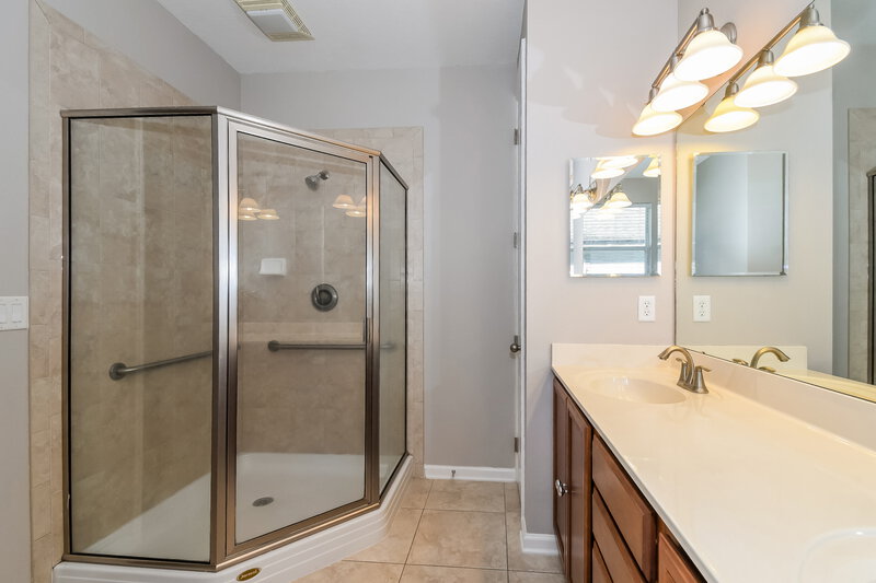 1,980/Mo, 4008 Ringneck Dr Jacksonville, FL 32226 Main Bathroom View 2