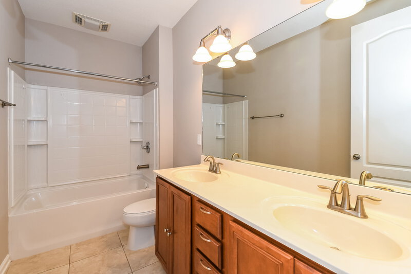 1,980/Mo, 4008 Ringneck Dr Jacksonville, FL 32226 Bathroom View