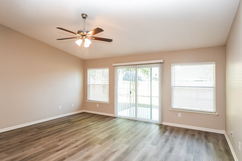 2,125/Mo, 1531 Eddings Grove Ln Jacksonville, FL 32221 Living Room View 2