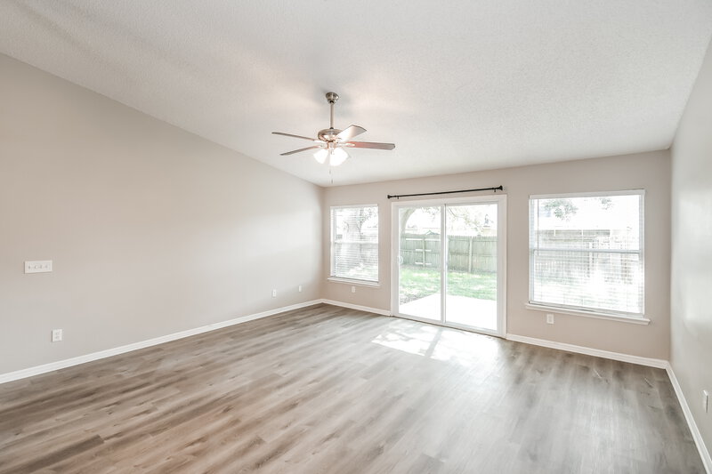 2,050/Mo, 1531 Eddings Grove Ln Jacksonville, FL 32221 Living Room View 2