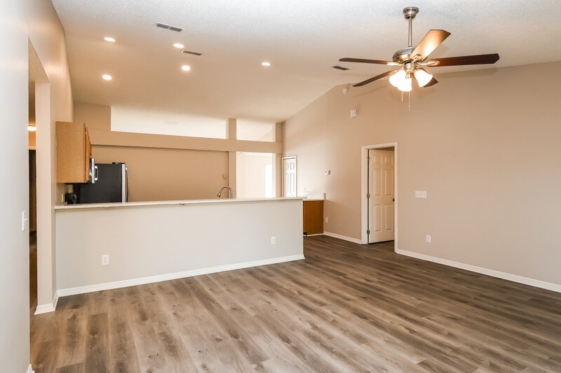 2,125/Mo, 1531 Eddings Grove Ln Jacksonville, FL 32221 Living Room View 3