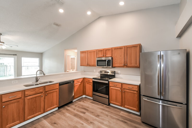 2,050/Mo, 1531 Eddings Grove Ln Jacksonville, FL 32221 Kitchen View