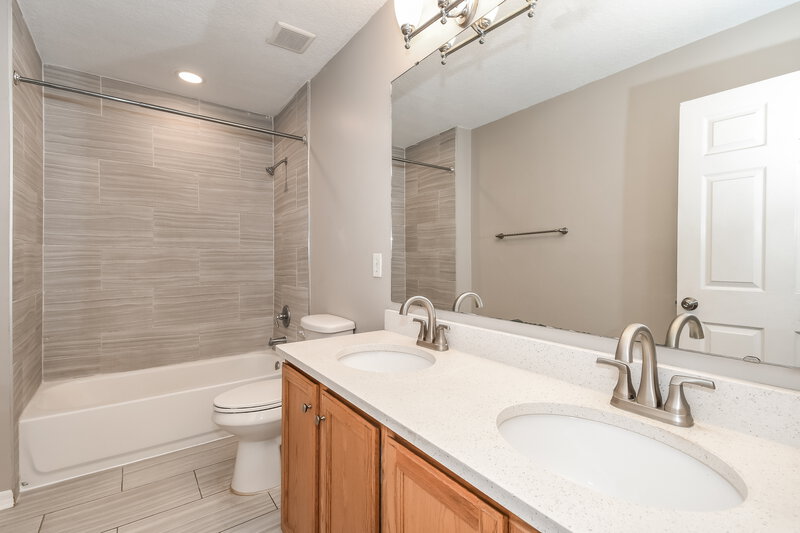 2,050/Mo, 1531 Eddings Grove Ln Jacksonville, FL 32221 Bathroom View
