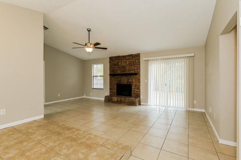 2,210/Mo, 10023 Bear Valley Rd Jacksonville, FL 32257 Living Room View 2