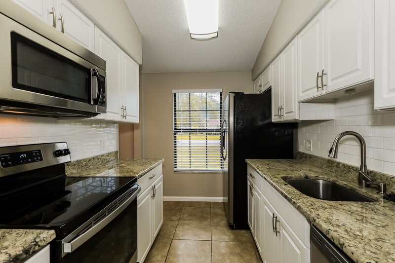 2,210/Mo, 10023 Bear Valley Rd Jacksonville, FL 32257 Kitchen View 2