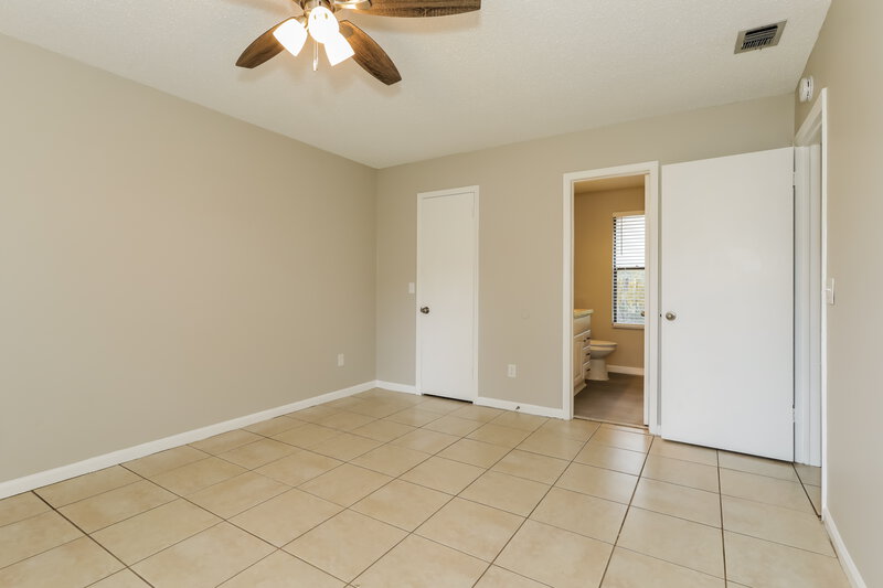 2,210/Mo, 10023 Bear Valley Rd Jacksonville, FL 32257 Main Bedroom View 2