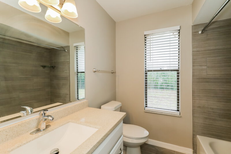 2,210/Mo, 10023 Bear Valley Rd Jacksonville, FL 32257 Main Bathroom View