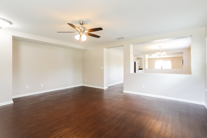 1,980/Mo, 1926 Old Moss Ln Middleburg, FL 32068 Living Room View 2