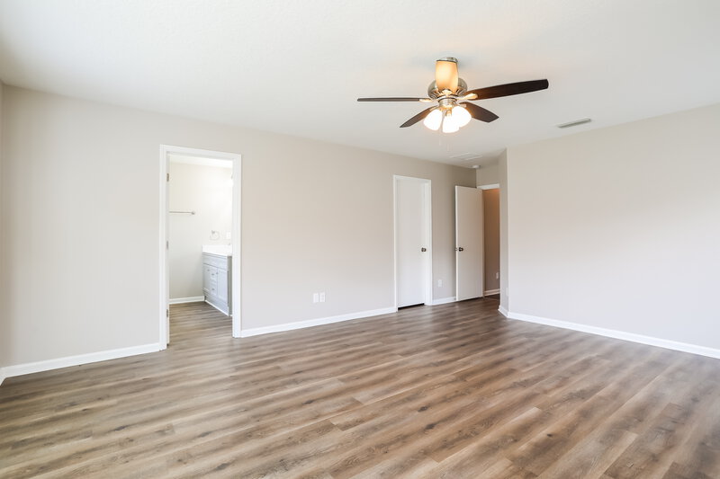 1,980/Mo, 1926 Old Moss Ln Middleburg, FL 32068 Main Bedroom View 2