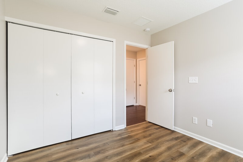 1,980/Mo, 1926 Old Moss Ln Middleburg, FL 32068 Bedroom View