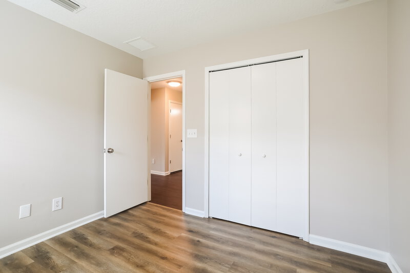 1,980/Mo, 1926 Old Moss Ln Middleburg, FL 32068 Bedroom View 2