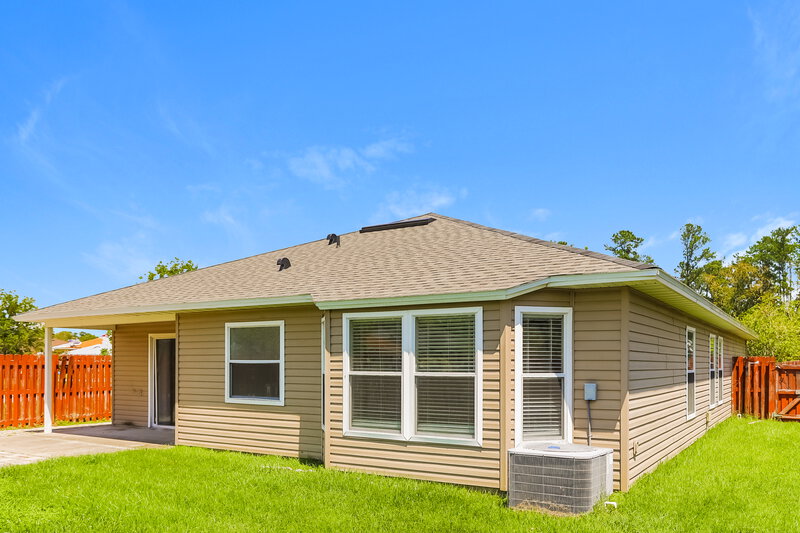 1,980/Mo, 1926 Old Moss Ln Middleburg, FL 32068 Rear View