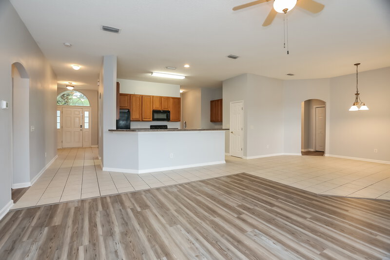 2,130/Mo, 3719 Jacob Lois Dr W Jacksonville, FL 32218 Living Room View