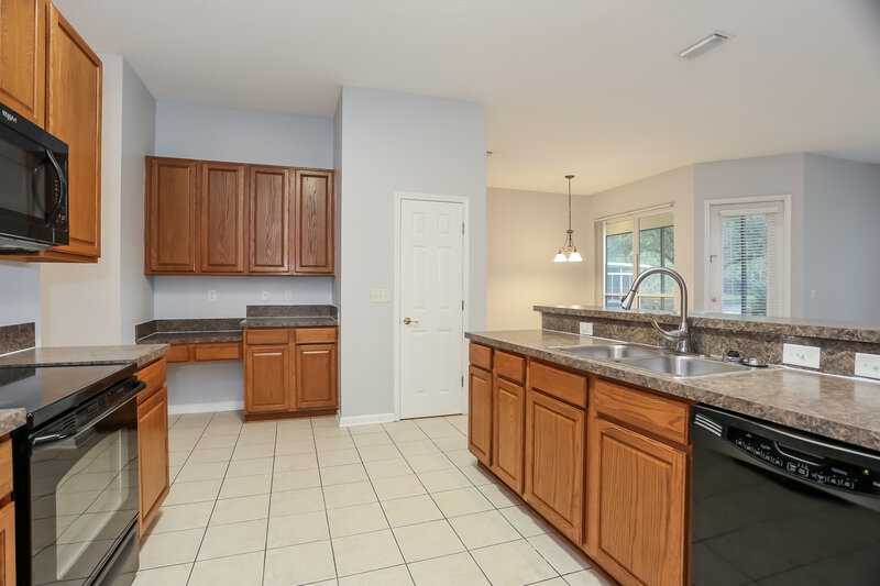 2,130/Mo, 3719 Jacob Lois Dr W Jacksonville, FL 32218 Kitchen View 2