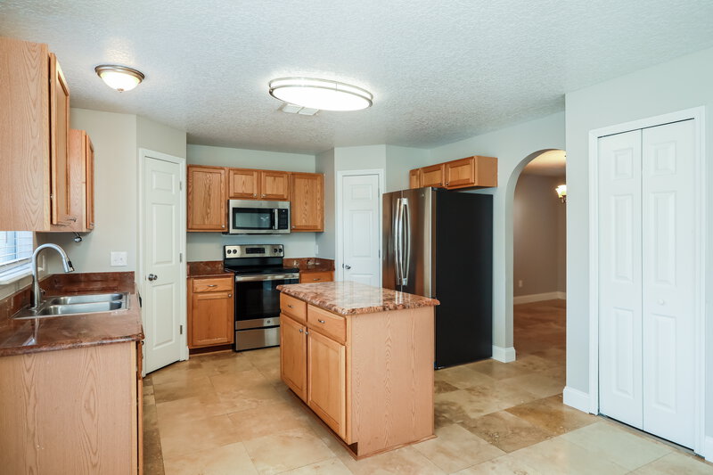 2,085/Mo, 4131 Half Moon Cir Middleburg, FL 32068 Kitchen View 2