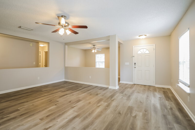 1,760/Mo, 7119 Newman Lake Ct Jacksonville, FL 32222 Living Room View 2