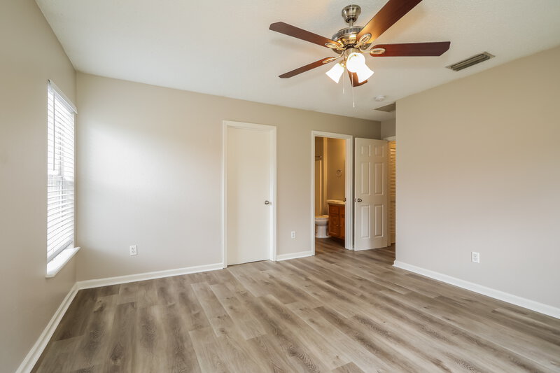 1,760/Mo, 7119 Newman Lake Ct Jacksonville, FL 32222 Main Bedroom View