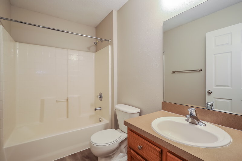 1,760/Mo, 7119 Newman Lake Ct Jacksonville, FL 32222 Main Bathroom View