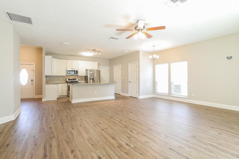 2,005/Mo, 1507 Julia St Green Cove Springs, FL 32043 Living Room View