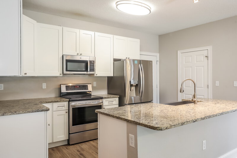 2,005/Mo, 1507 Julia St Green Cove Springs, FL 32043 Kitchen View