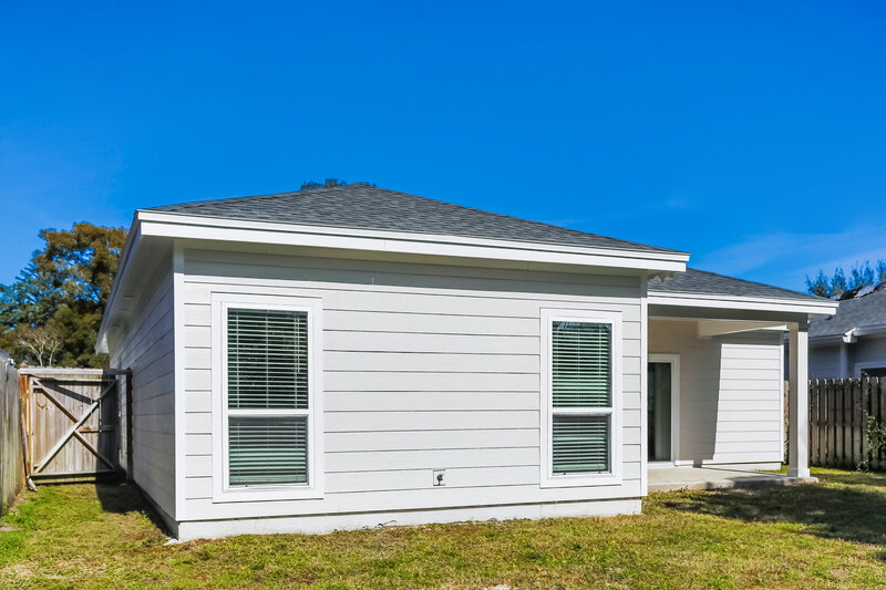 2,005/Mo, 1507 Julia St Green Cove Springs, FL 32043 Rear View