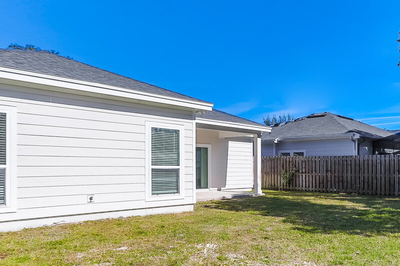 2,005/Mo, 1507 Julia St Green Cove Springs, FL 32043 Rear View 2