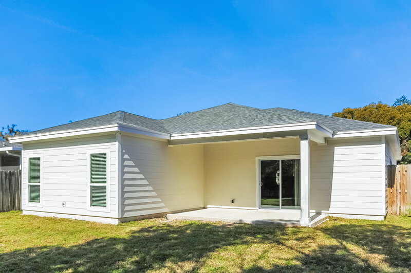 2,005/Mo, 1507 Julia St Green Cove Springs, FL 32043 Rear View 3