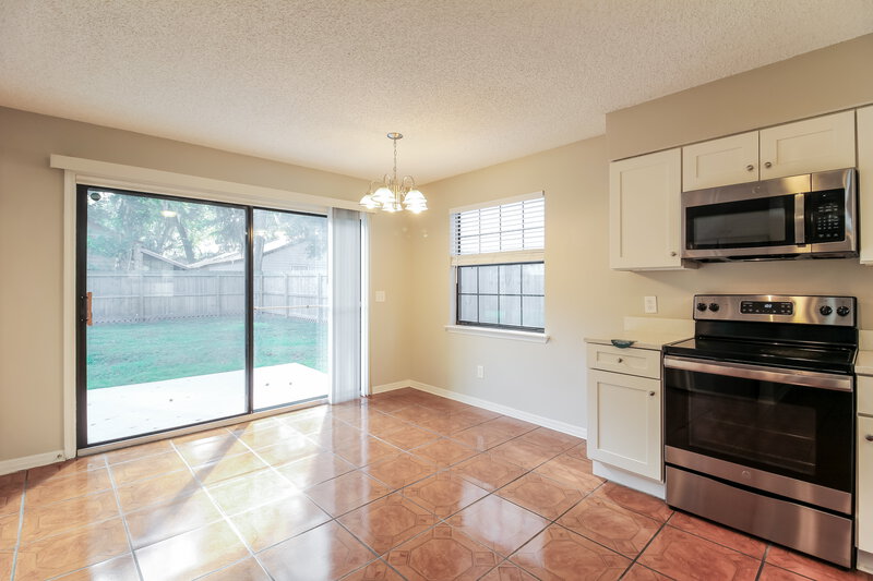 1,995/Mo, 5488 Fort Caroline Rd Jacksonville, FL 32277 Dining Room View