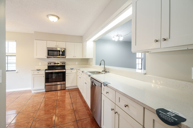 1,995/Mo, 5488 Fort Caroline Rd Jacksonville, FL 32277 Kitchen View 2