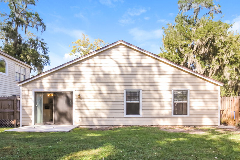 1,995/Mo, 5488 Fort Caroline Rd Jacksonville, FL 32277 Rear View