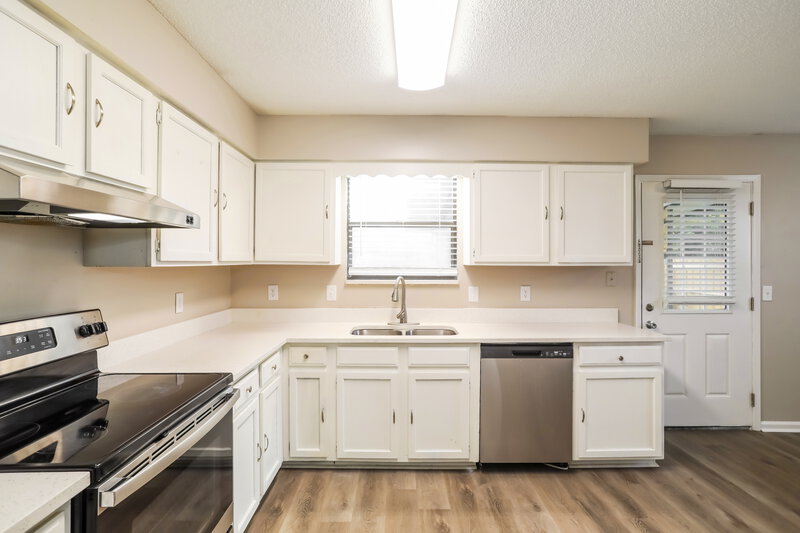 2,195/Mo, 4564 Cinderbed Dr Jacksonville, FL 32257 Kitchen View 2