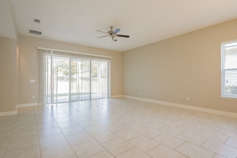 2,340/Mo, 182 Willow Lake Dr Saint Augustine, FL 32092 Living Room View
