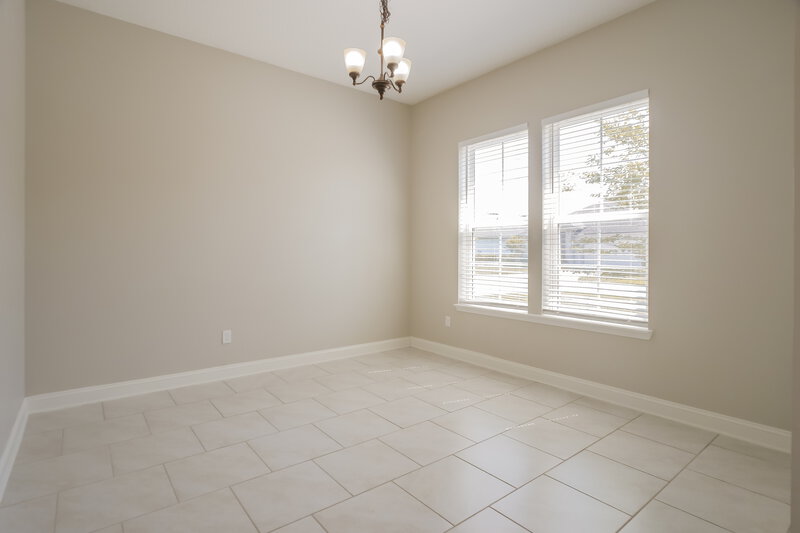 2,340/Mo, 182 Willow Lake Dr Saint Augustine, FL 32092 Dining Room View