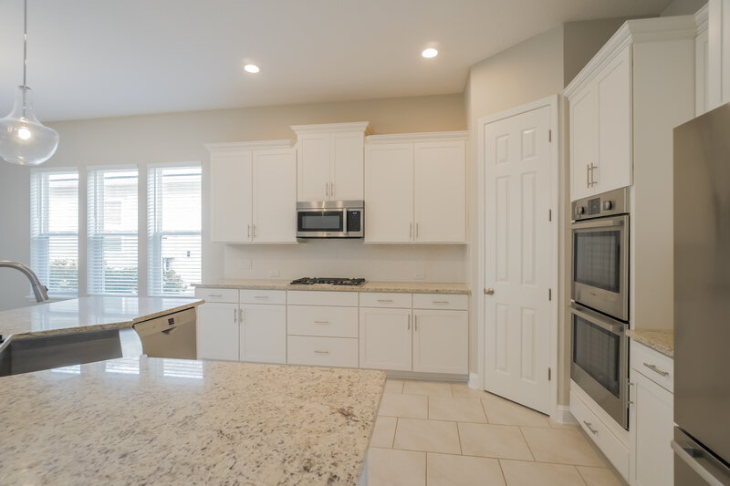 2,340/Mo, 182 Willow Lake Dr Saint Augustine, FL 32092 Kitchen View