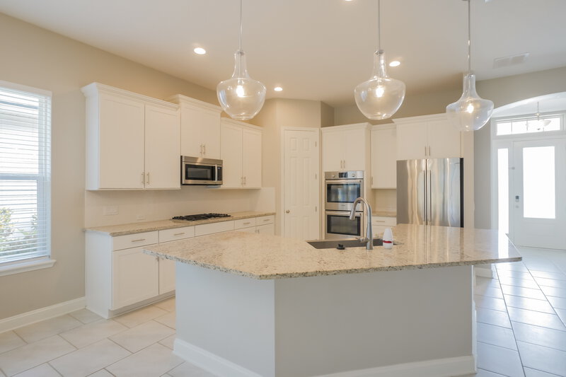 2,340/Mo, 182 Willow Lake Dr Saint Augustine, FL 32092 Kitchen View 2
