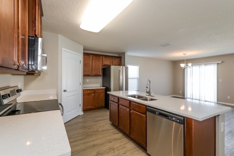 2,195/Mo, 3426 Canyon Falls Dr Green Cove Springs, FL 32043 Kitchen View 2