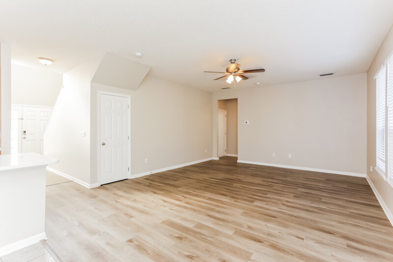 2,230/Mo, 12119 Jade Point Ct Jacksonville, FL 32218 Living Room View
