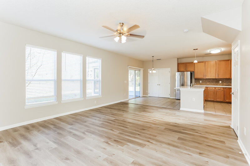 2,230/Mo, 12119 Jade Point Ct Jacksonville, FL 32218 Living Room View 2