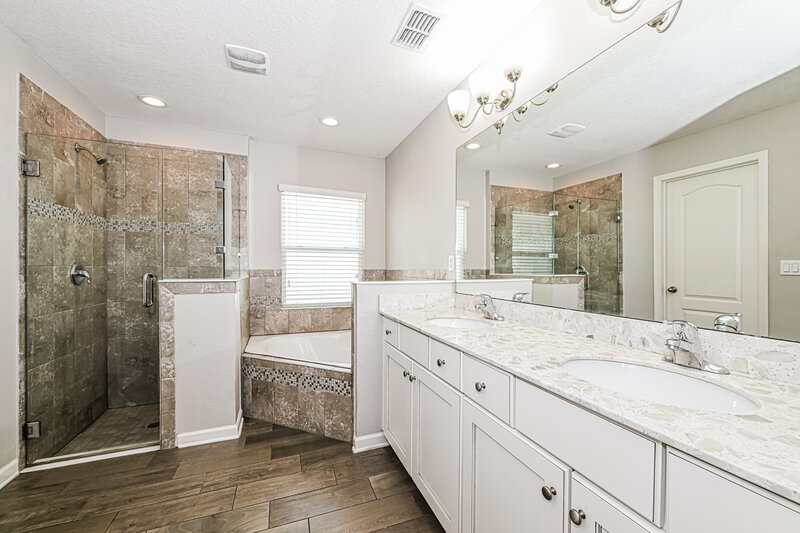 2,140/Mo, 10220 Bengal Fox Dr Jacksonville, FL 32222 Main Bathroom View