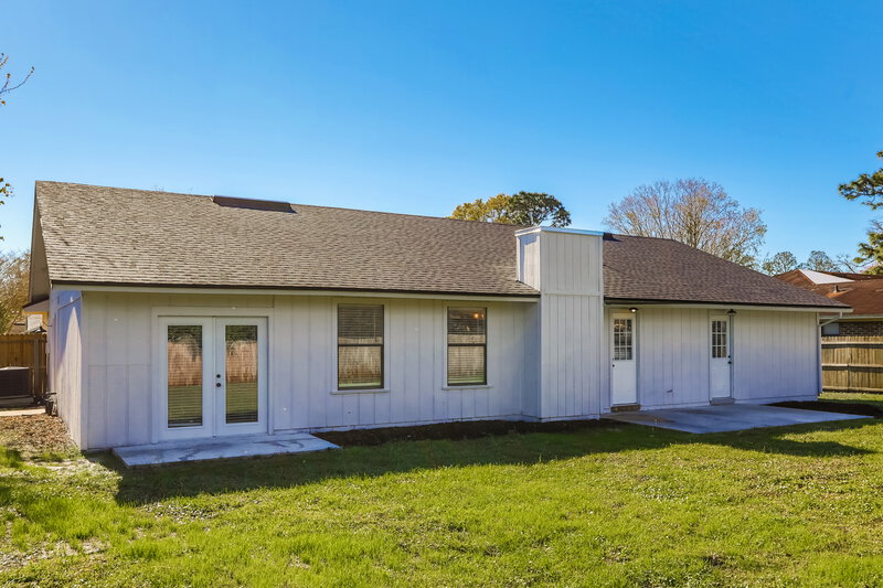 2,040/Mo, 818 Elmwood St Orange Park, FL 32065 Rear View 2