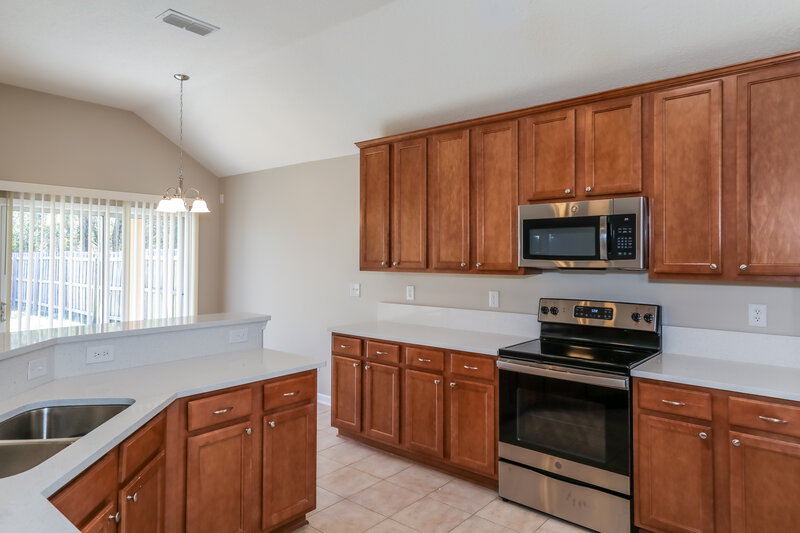 1,870/Mo, 995 Otter Creek Dr Orange Park, FL 32065 Kitchen View 2