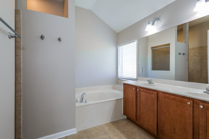 1,870/Mo, 995 Otter Creek Dr Orange Park, FL 32065 Main Bathroom View
