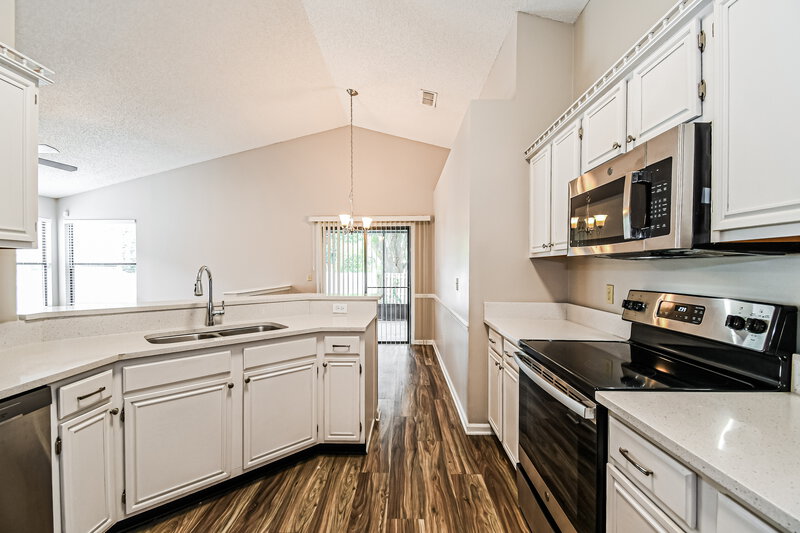 1,975/Mo, 8852 St Lucia Ct Jacksonville, FL 32256 Kitchen View